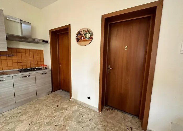- Piazza Grande 3* גלה