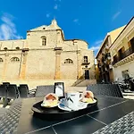 - Piazza Grande