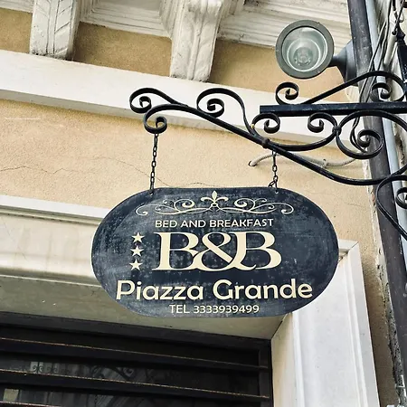 Panzió - Piazza Grande 3*