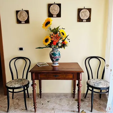 - Piazza Grande Bed and Breakfast 3*