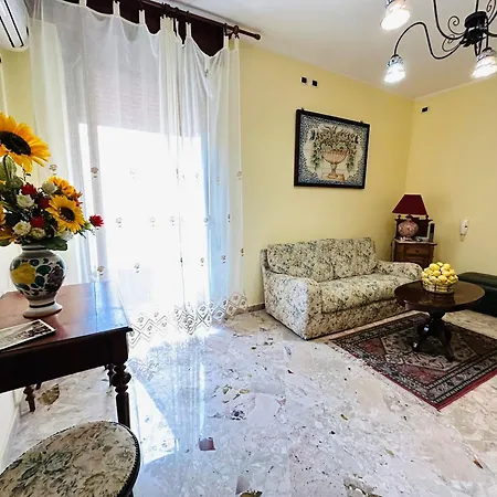 - Piazza Grande Bed and Breakfast