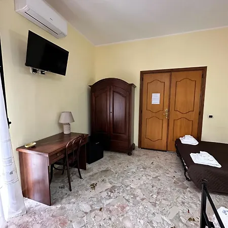 - Piazza Grande Bed and Breakfast