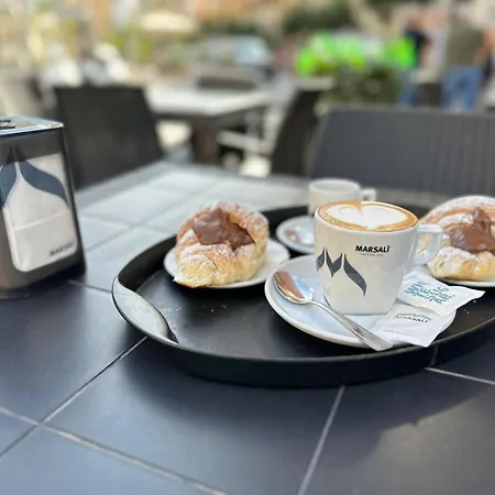 Bed and Breakfast - Piazza Grande 3*