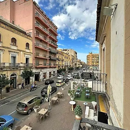 - Piazza Grande 3*